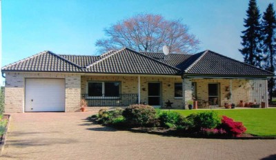 Wunderschöner Bungalow in Traumlage im Außenbereich von Uedem mit Garage u. großem Garten von Privat