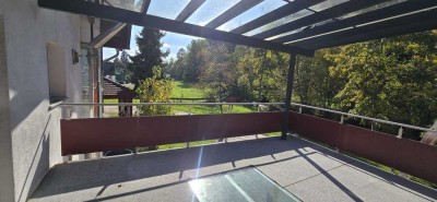 Ruhige und großzügig 3.5 Zimmer Wohnung mit Balkon und 2 Bädern