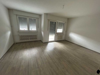 schöne bezugsfertige 3 Zimmer Wohnung