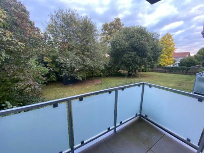 Schöne und gepflegte 4-Zimmer-Hochparterre-Wohnung mit Balkon in Gehrden