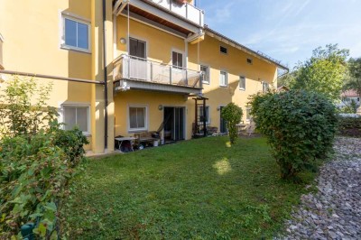 Gut geschnittene 2-Zimmer-Wohnung mit Garten, Terrasse und Duplex-Stellplatz