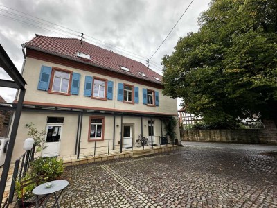 Erstbezug nach Komplettsanierung - 3ZKB/WC im Dachgeschoss