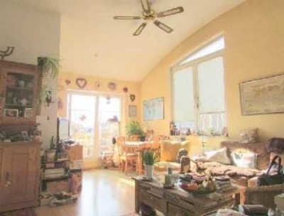 Schöne und helle 2-Zi.-Wohnung mit 2 Balkonen