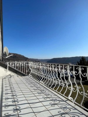 Großzügige 4-Zimmer-Wohnung mit Fernblick!