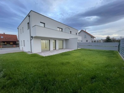 Modernes Traumhaus in Willendorf - ca. 165m² NFL - Erstbezug - Balkon - Terrasse - Fußbodenheizung - Belagsfertig