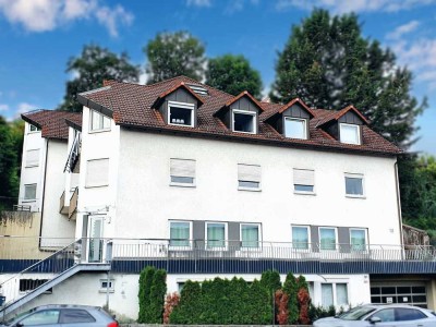 Großzügige 2-Zimmer-Maisonette-Wohnung in zentraler Lage von Würzburg-Versbach