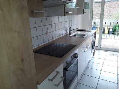 Schöne, geräumige ein Zimmer Wohnung in Solingen-Mitte mit EBK