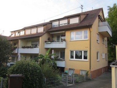 Stilvolle, gepflegte 4-Raum-DG-Wohnung mit Balkon und EBK in Filderstadt
