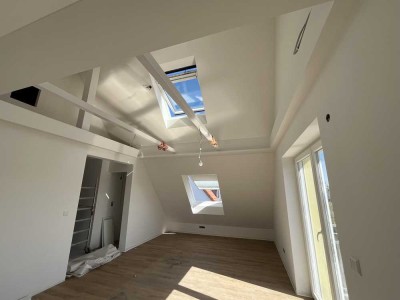 Moderne 2-Zimmer-Dachgeschosswohnung mit Balkon Stellplatz in Ludwigsburg-Hoheneck