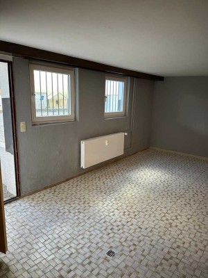 Ansprechende und vollständig renovierte 2-Zimmer-Souterrain-Wohnung in Rödermark