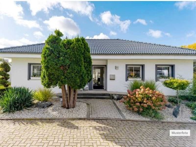 Provisionsfrei Einfamilienhaus in 26349 Jade, Ginsterweg