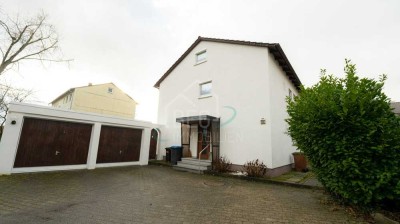 Komfortables Zweifamilienhaus mit Terrasse, Balkon und idyllischem Garten