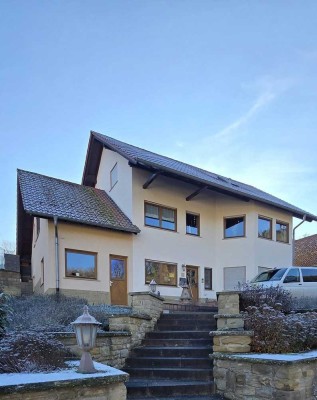 Vielseitiges Traumhaus im Grünen - großzügiger Garten & herrlicher Panoramablick