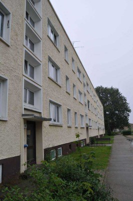 Helle 3 Zimmer Hochpaterre Wohnung *  Balkon *  Keller * Stellplatz  *