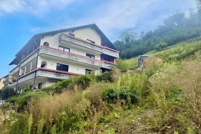 Schön und ruhig gelegene 4-Zi-Wng mit Aufzug, Stellplätze, zwei Balkone am Ortsrand von Forbach