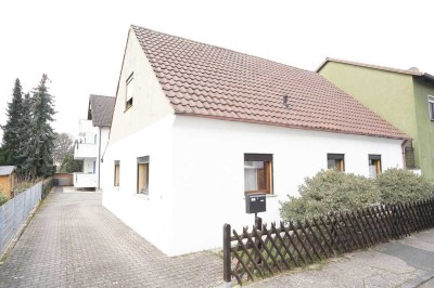 Weiterstadt-Kernstadt...SANIEREN oder NEUBAU...KLEINES Haus - VIEL ARBEIT