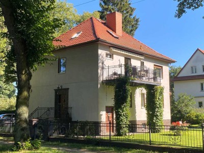 Preissensation. Bezugsfreie Villa in Finkenkrug. 200 qm Wohnfläche + Vollkeller