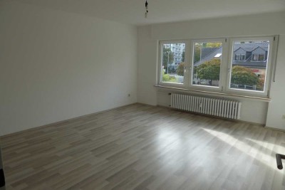 Kernsanierte helle 3-Zimmer-Wohnung mit Loggia in Sankt Augustin
