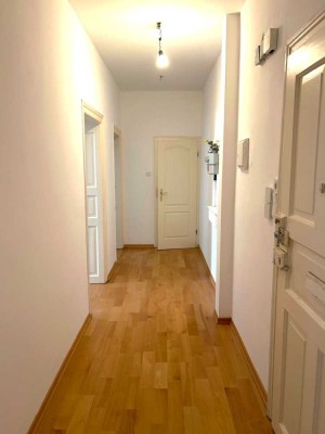 Schwabing - Großzügige 2-Zimmer Wohnung - WG geeignet