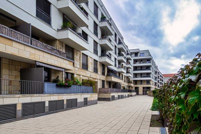 Schicke Neubauwohnung im Palais am Herzogin Garten. Mit großer Terrasse, EBK, Ankleide, Parkett,...