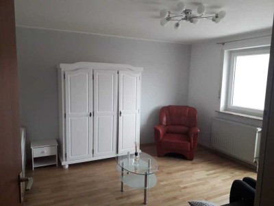 Stilvolle, geräumige 1-Zimmer-EG-Wohnung mit Terrasse in Hilgertshausen