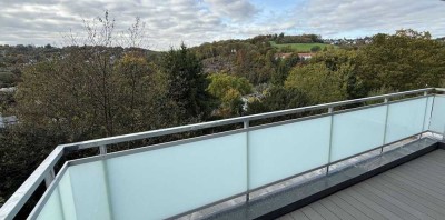 exklusive Wohnung mit gehobener Innenausstattung und Fernblick auf 2 Ebenen