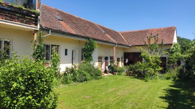 Wohn und Geschäftshaus schöne Wohnung, viel Platz für diverse Nutzungen