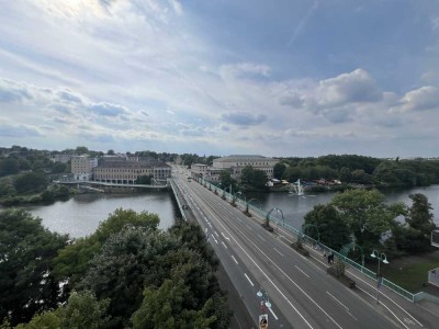 gepflegte 3-Zimmer Wohnung in einem MFH mit Aufzug vis-à-vis der Stadthalle