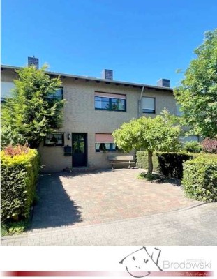 Charmantes Reihenhaus mit schönem Garten in guter, ruhiger Lage von Korschenbroich-Steinhausen