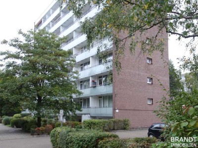 Helle 2 Zi.- Eigentumswohnung mit Stellplatz, Fahrstuhl und Balkon in Hamburg-Bramfeld!