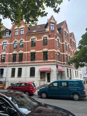 *Schmuckstück am Fiedeler Platz* - Traumhafte Maisonette mit 4 Zimmern in Döhren