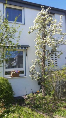 Reihenhaus mit Garten in top Lage und Garage in Großburgwedel