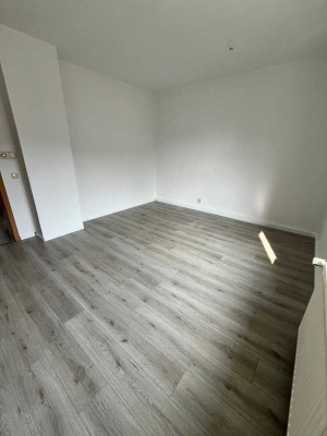 RENOVIERTE 3 ZIMMER WOHNUNG