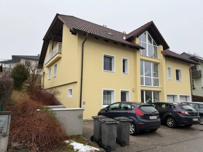 Sonniges Mehrfamilienhaus in ruhiger Wohngegend