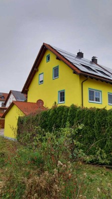 Familienfreundliche Doppelhaushälfte mit Südgarten und PV-Anlage