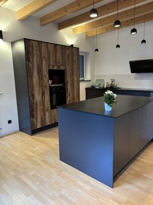 Exklusive, neuwertige 3-Raum-DG-Wohnung mit hochwertiger Innenausstattung und EBK in Saarbrücken