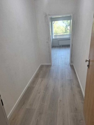 Erstbezug nach Sanierung mit Balkon: Geschmackvolle 2-Zimmer-Wohnung mit geh. Innenausstattung