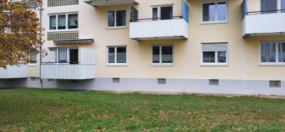 Schöne 4-Zimmer-Wohnung mit Kaminofen, Einbauküche und Balkon in Ansbach