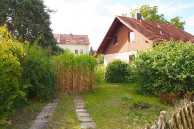 Familienidyll mit Kamin und Gartenteich in Dresden
