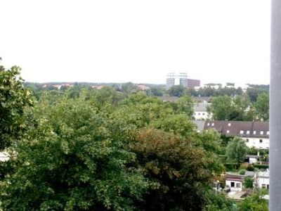 TOP Wohnung für Eigennutzer ! Sofort beziehbar--Wanne/Dusche--Gäste WC--Lift--Einbauküche--2 Balkone