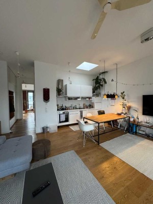 Exklusives Penthouse mit 3 Zimmern und Dachterrasse in Berlin-Friedrichshain