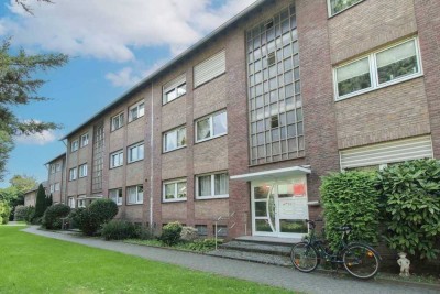 Viel Potenzial: Charmante 3 Zimmerwohnung mit Balkon und eigener Garage in Krefeld - Fischeln