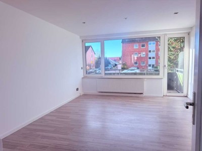 4-Zimmer-Erdgeschosswohnung mit Balkon, Duschbad etc. - ohne Einbauküche!