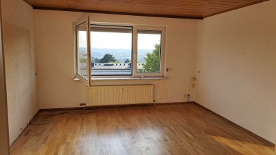 3-Zimmer-Wohnung in guter Lage und toller Fernsicht mit Balkon und EBK in Wuppertal