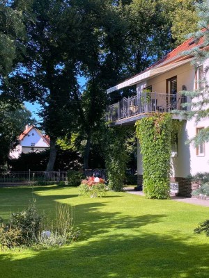 Traumlage Finkenkrug. 2 Familien-Villa mit 200 qm Wohnfläche + Vollkeller