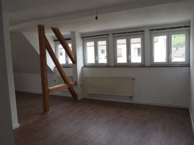 Gemütliche Dachgeschosswohnung in zentraler Lage