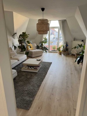 Helle, geräumige 2-Zimmer Wohnung