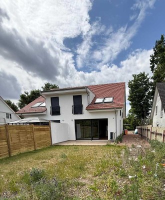 Moderne Doppelhaushälfte mit Komfort und Stil in Pankow