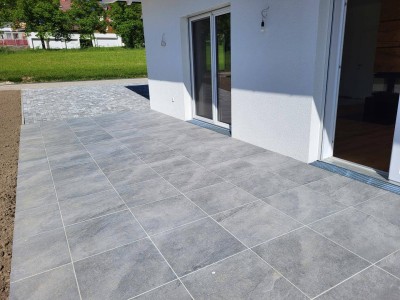 RESERVIERT! Schnellbezug! Exklusiver Neubau Bungalow mit XL-Terrasse, Erstbezug, Photovoltaikanlage &amp; Doppelcarport in Ampflwang am Hausruck