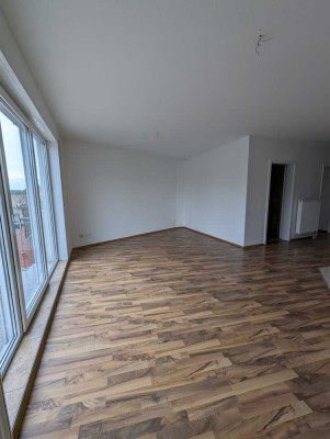 +++Moderne 3-Raum Wohnung m. offener Küche, großem Balkon, in idyllischer Altstadtlage!!!+++